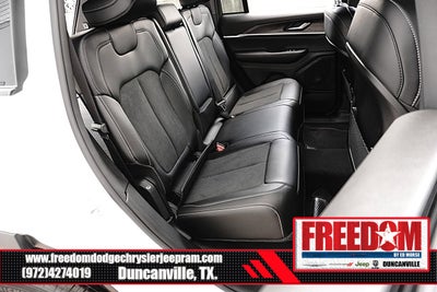 2026 Jeep Grand Cherokee Laredo Altitude