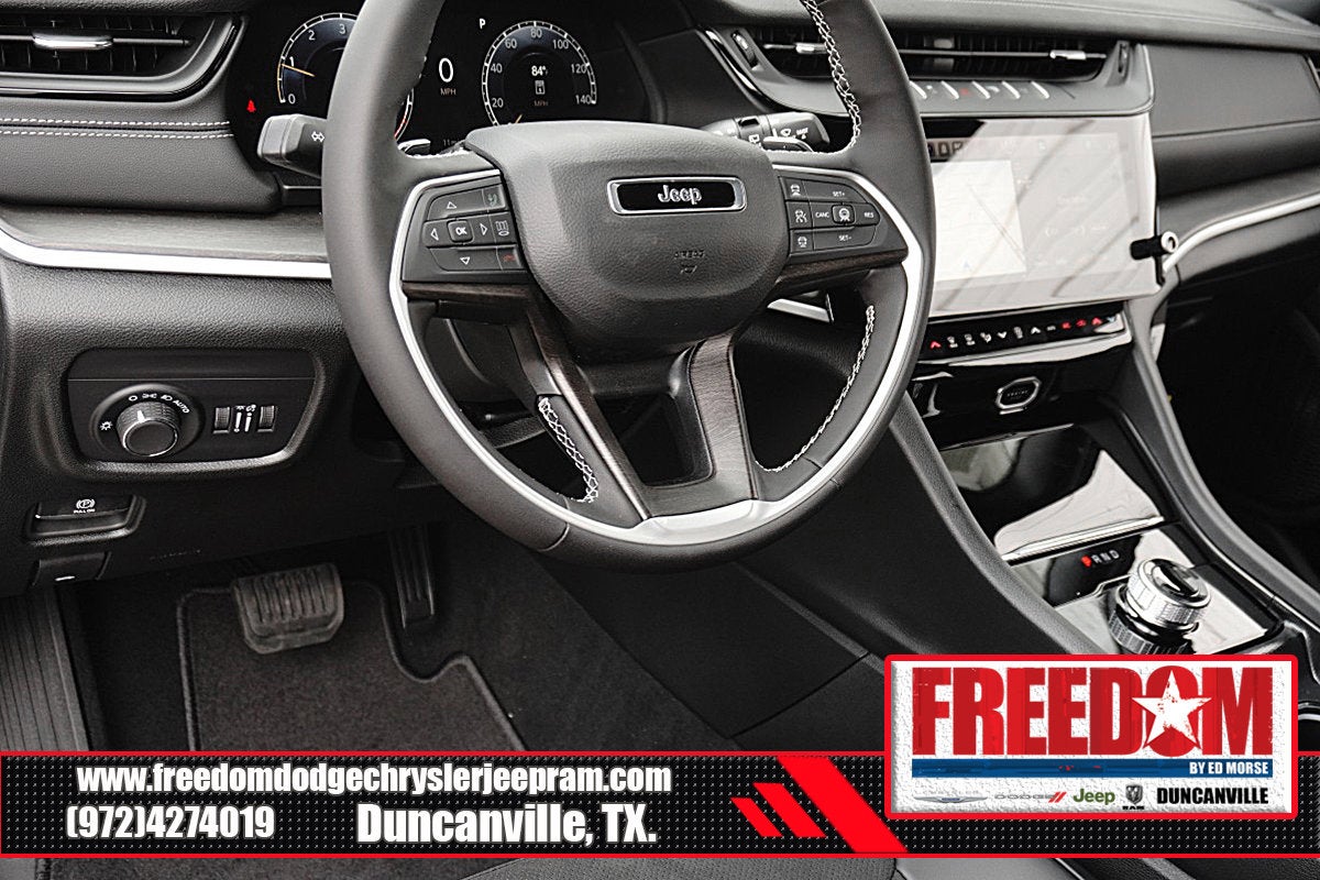 2026 Jeep Grand Cherokee Laredo Altitude