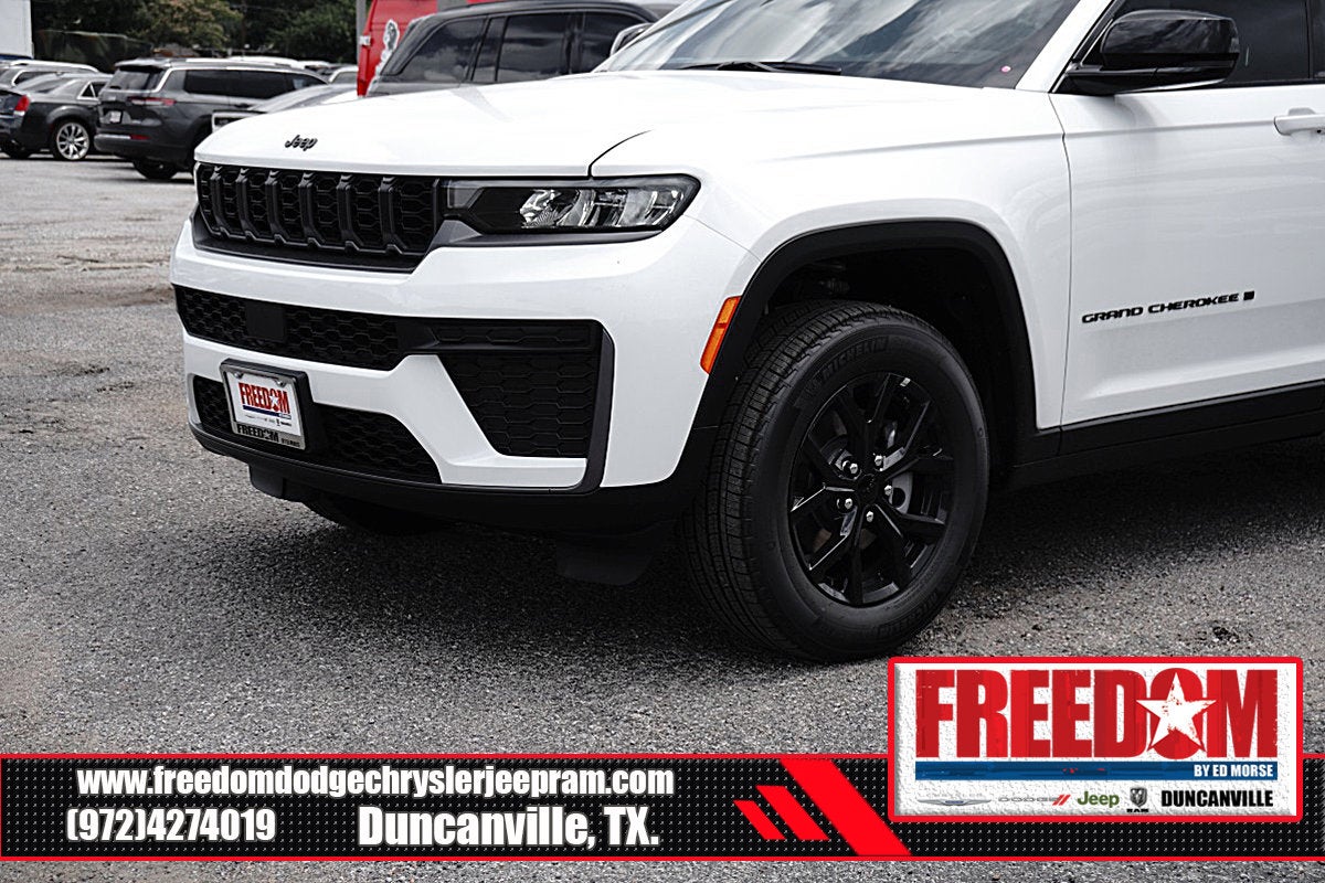 2026 Jeep Grand Cherokee Laredo Altitude