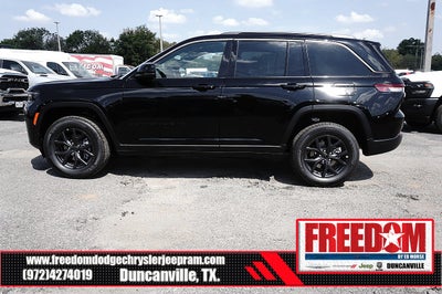 2027 Jeep Grand Cherokee Laredo Altitude