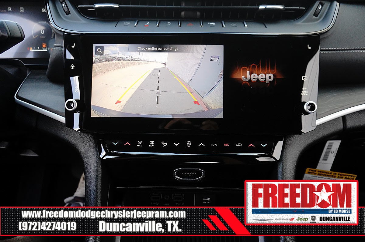 2027 Jeep Grand Cherokee Laredo Altitude