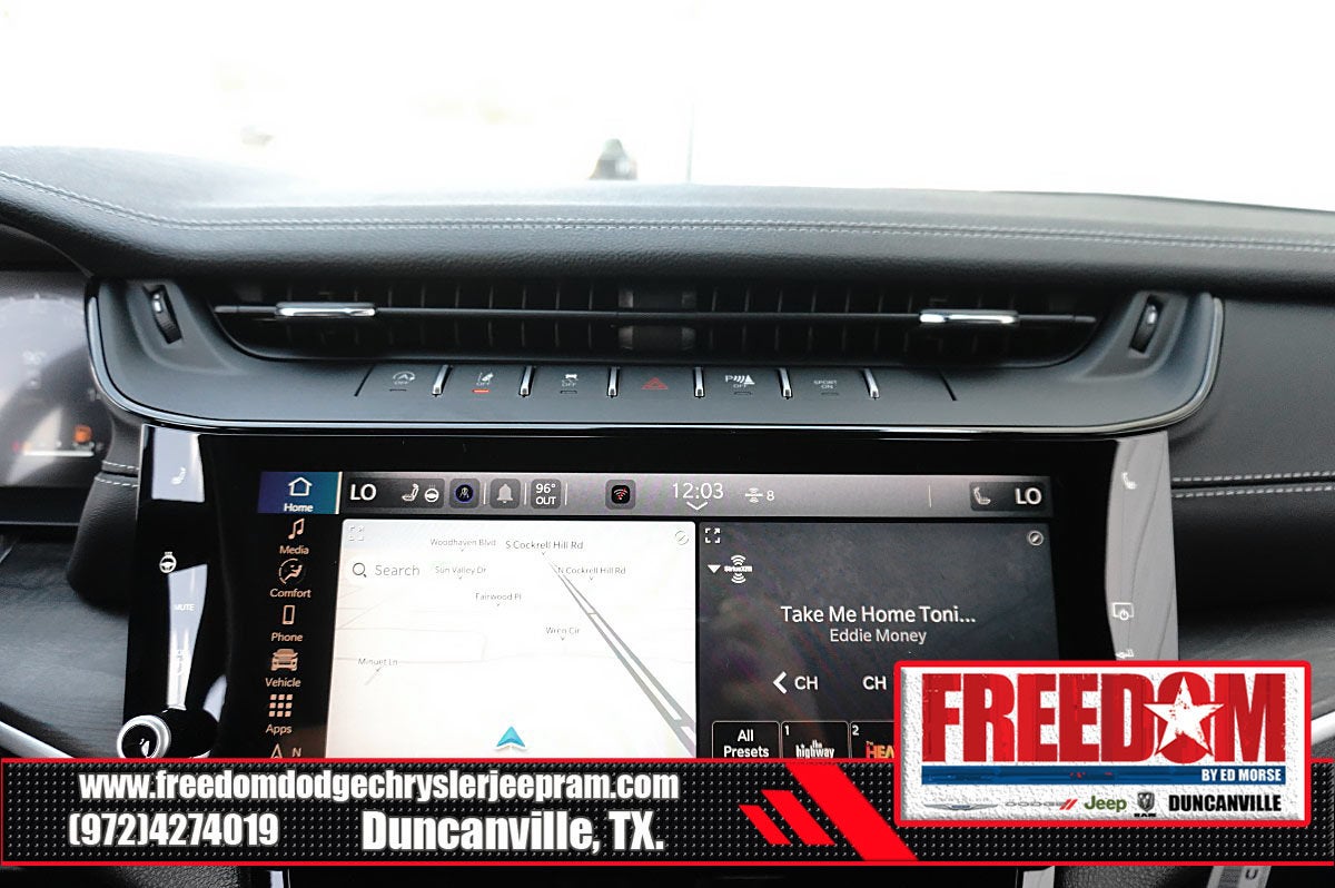 2027 Jeep Grand Cherokee Laredo Altitude