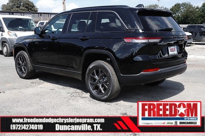 2027 Jeep Grand Cherokee Laredo Altitude