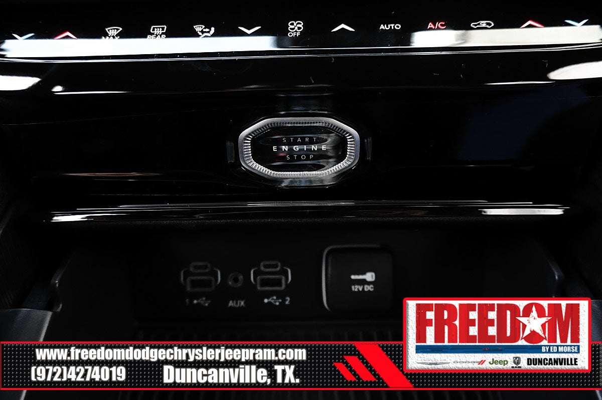 2027 Jeep Grand Cherokee Laredo Altitude