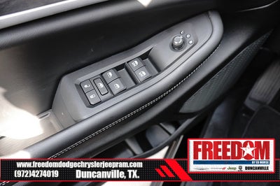 2027 Jeep Grand Cherokee Laredo Altitude