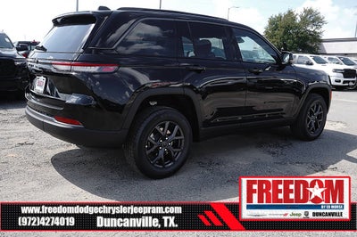 2027 Jeep Grand Cherokee Laredo Altitude