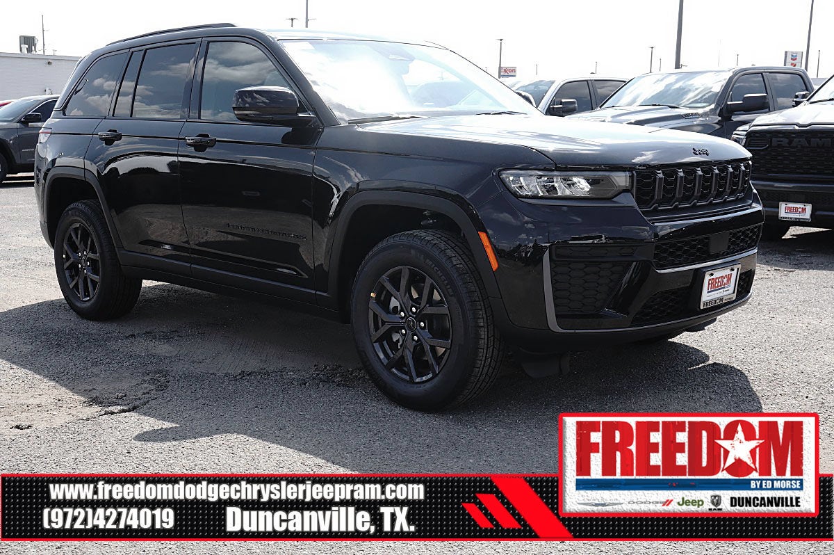 2027 Jeep Grand Cherokee Laredo Altitude