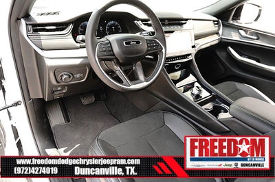 2026 Jeep Grand Cherokee Laredo Altitude