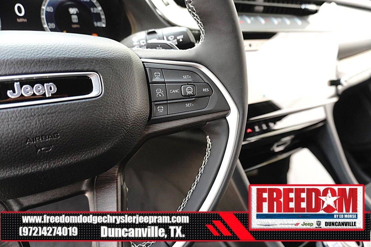 2026 Jeep Grand Cherokee Laredo Altitude