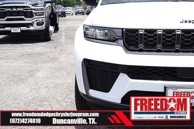 2026 Jeep Grand Cherokee Laredo Altitude