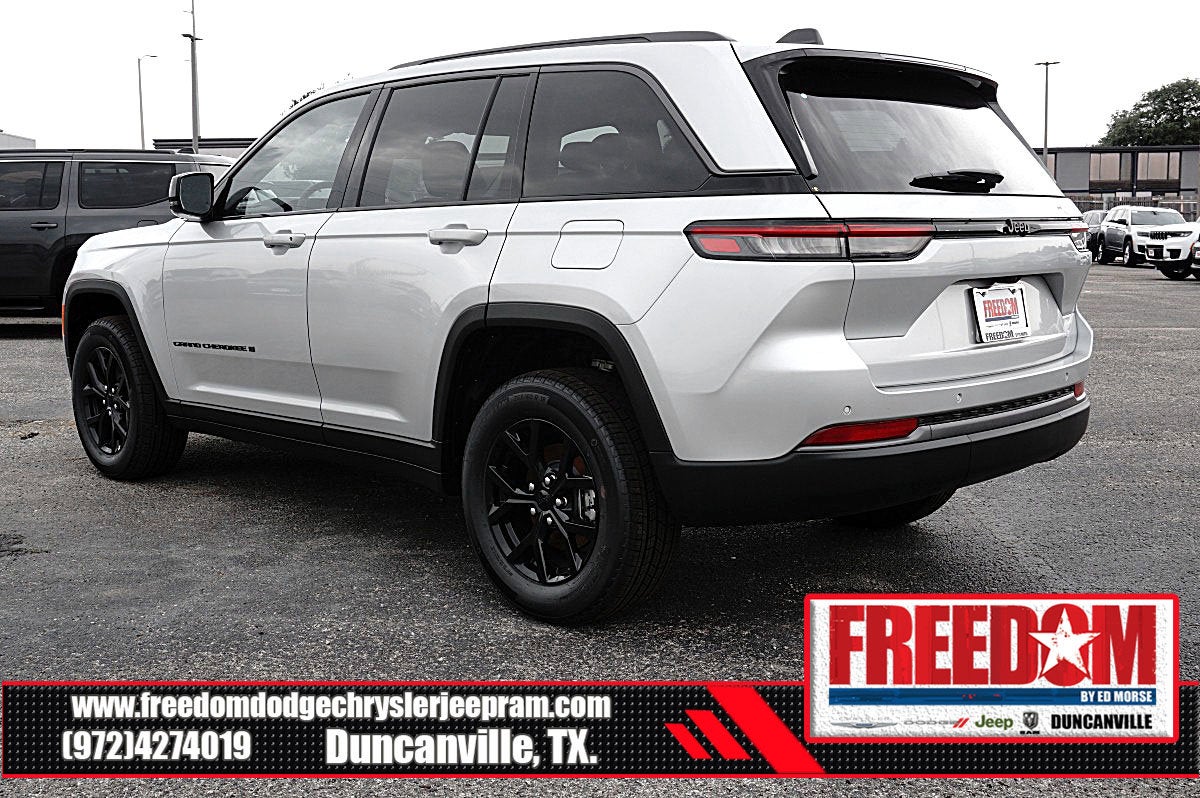 2026 Jeep Grand Cherokee Altitude