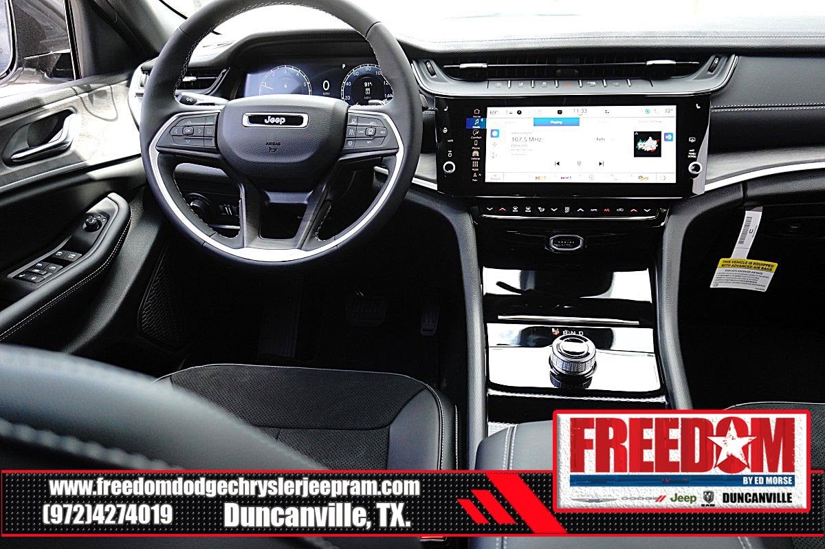 2026 Jeep Grand Cherokee Laredo Altitude