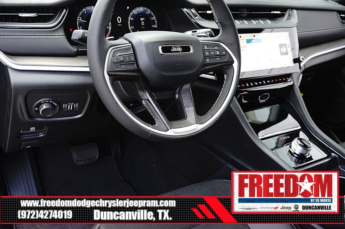 2026 Jeep Grand Cherokee Laredo Altitude