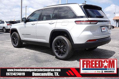 2026 Jeep Grand Cherokee Laredo Altitude