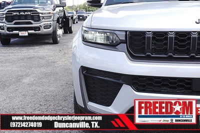 2026 Jeep Grand Cherokee Laredo Altitude
