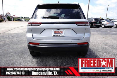 2026 Jeep Grand Cherokee Laredo Altitude