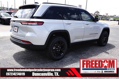 2026 Jeep Grand Cherokee Laredo Altitude