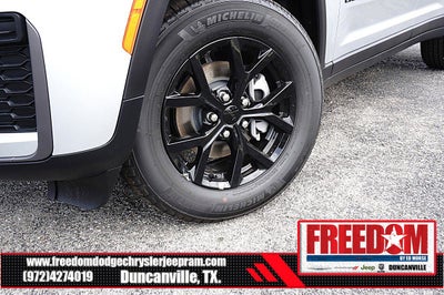 2026 Jeep Grand Cherokee Laredo Altitude