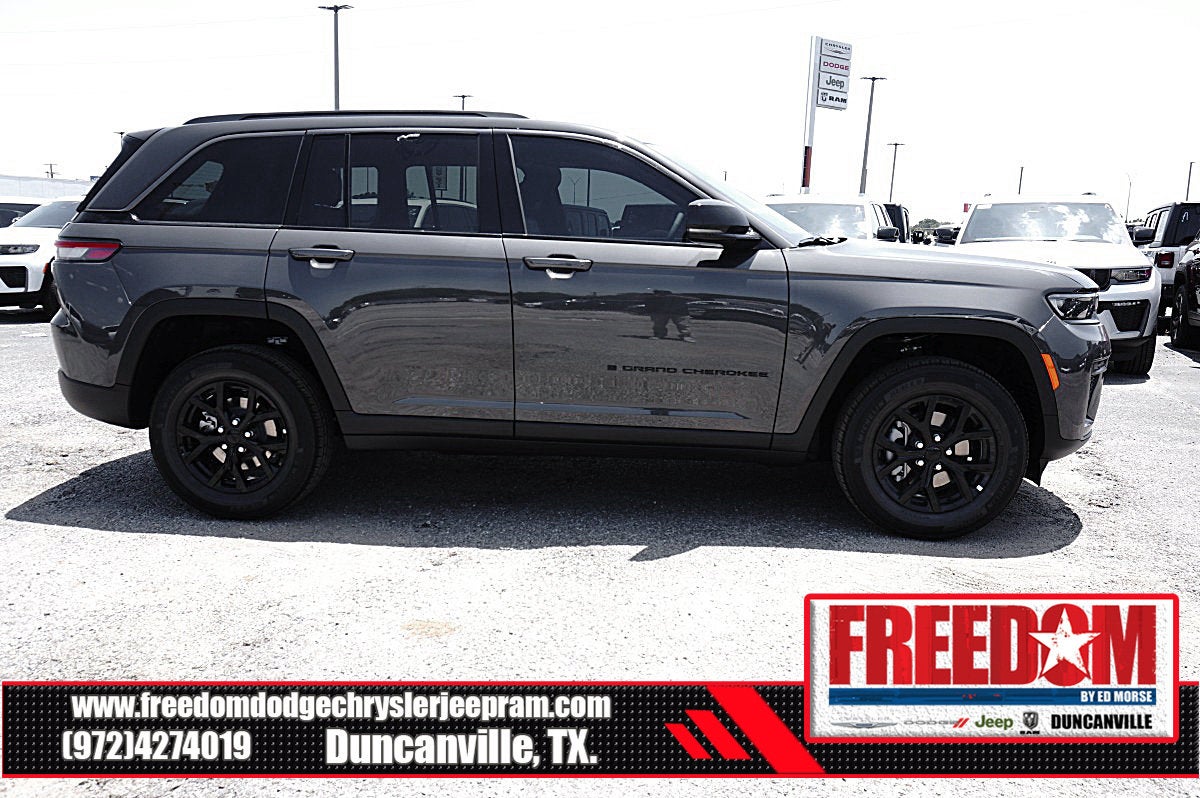2026 Jeep Grand Cherokee Altitude