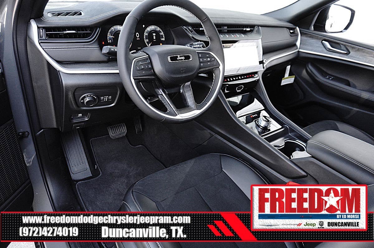 2027 Jeep Grand Cherokee L Laredo Altitude