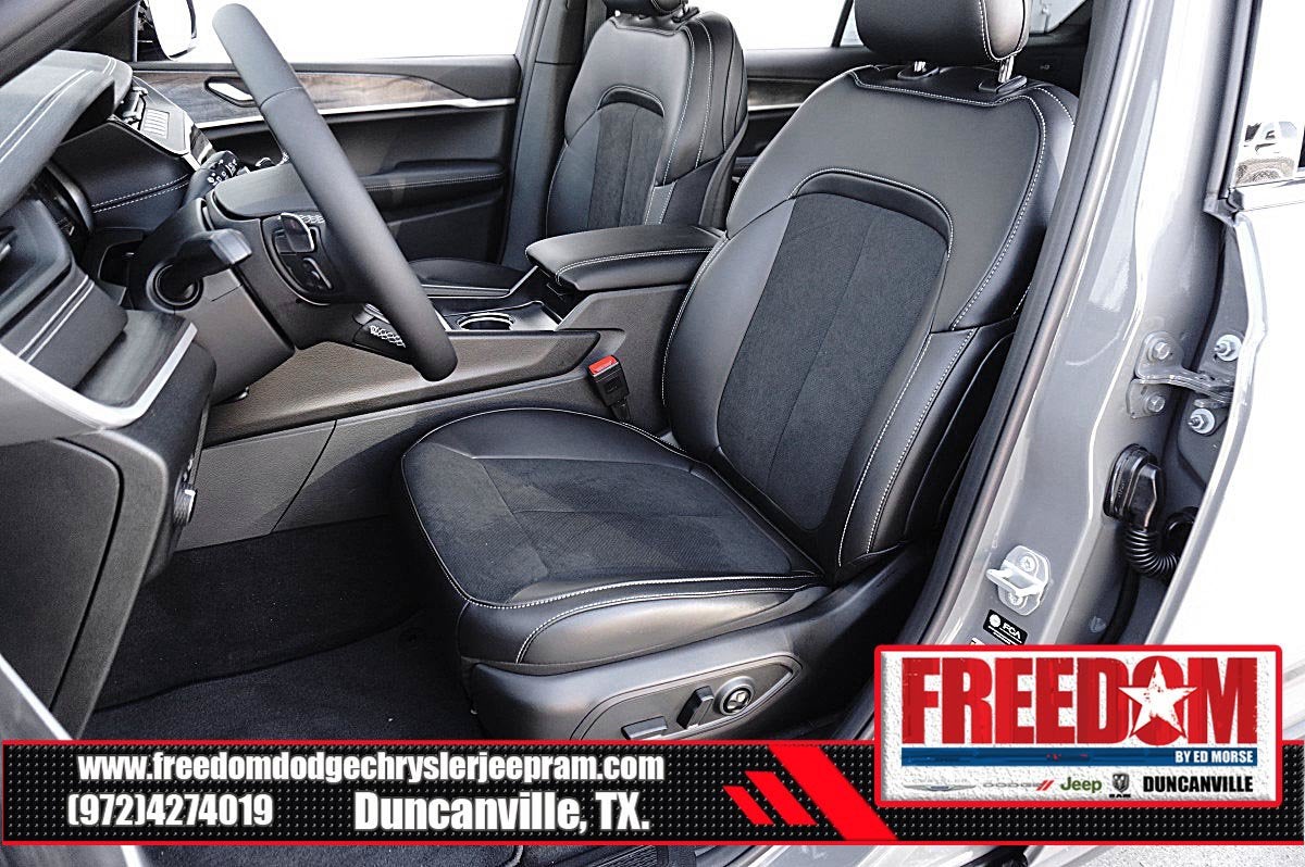 2027 Jeep Grand Cherokee L Laredo Altitude