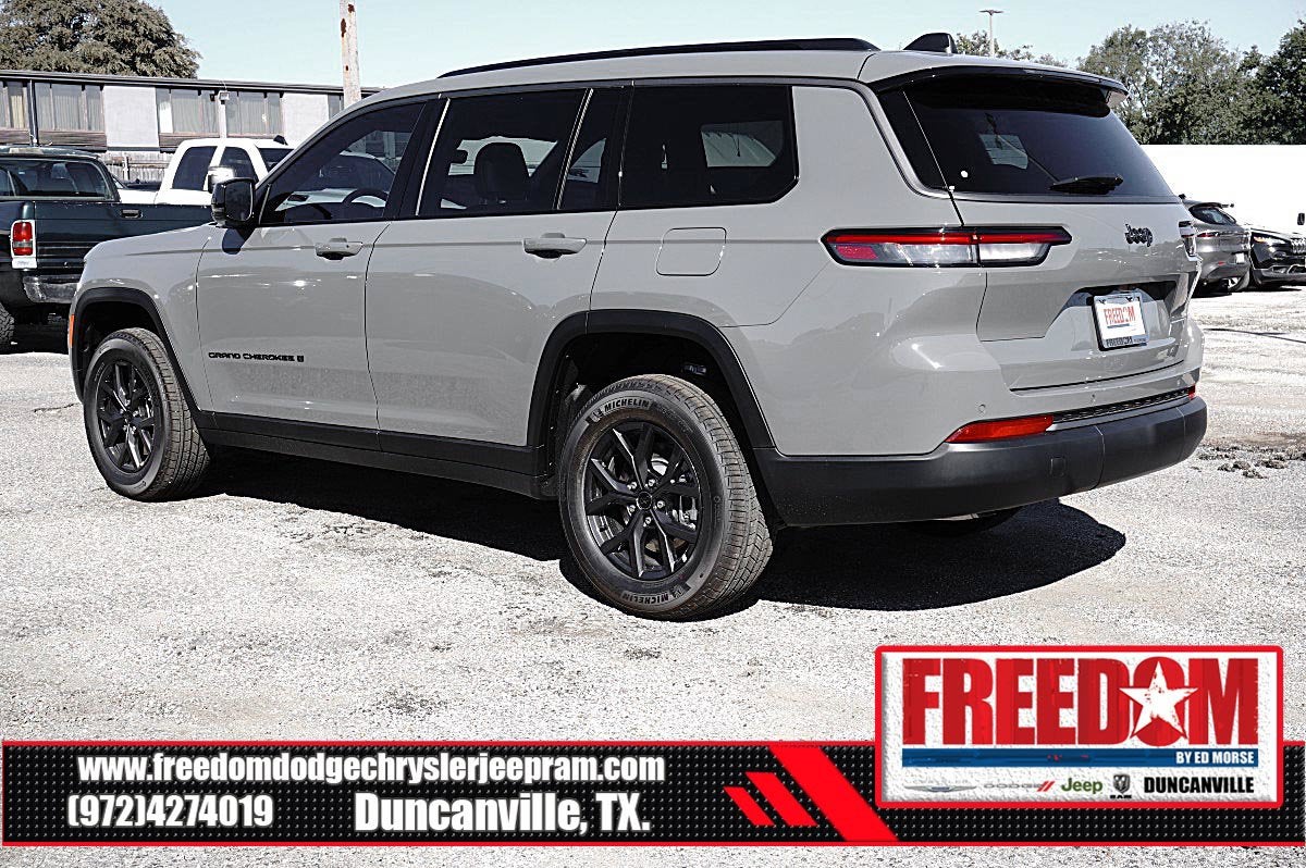 2027 Jeep Grand Cherokee L Laredo Altitude