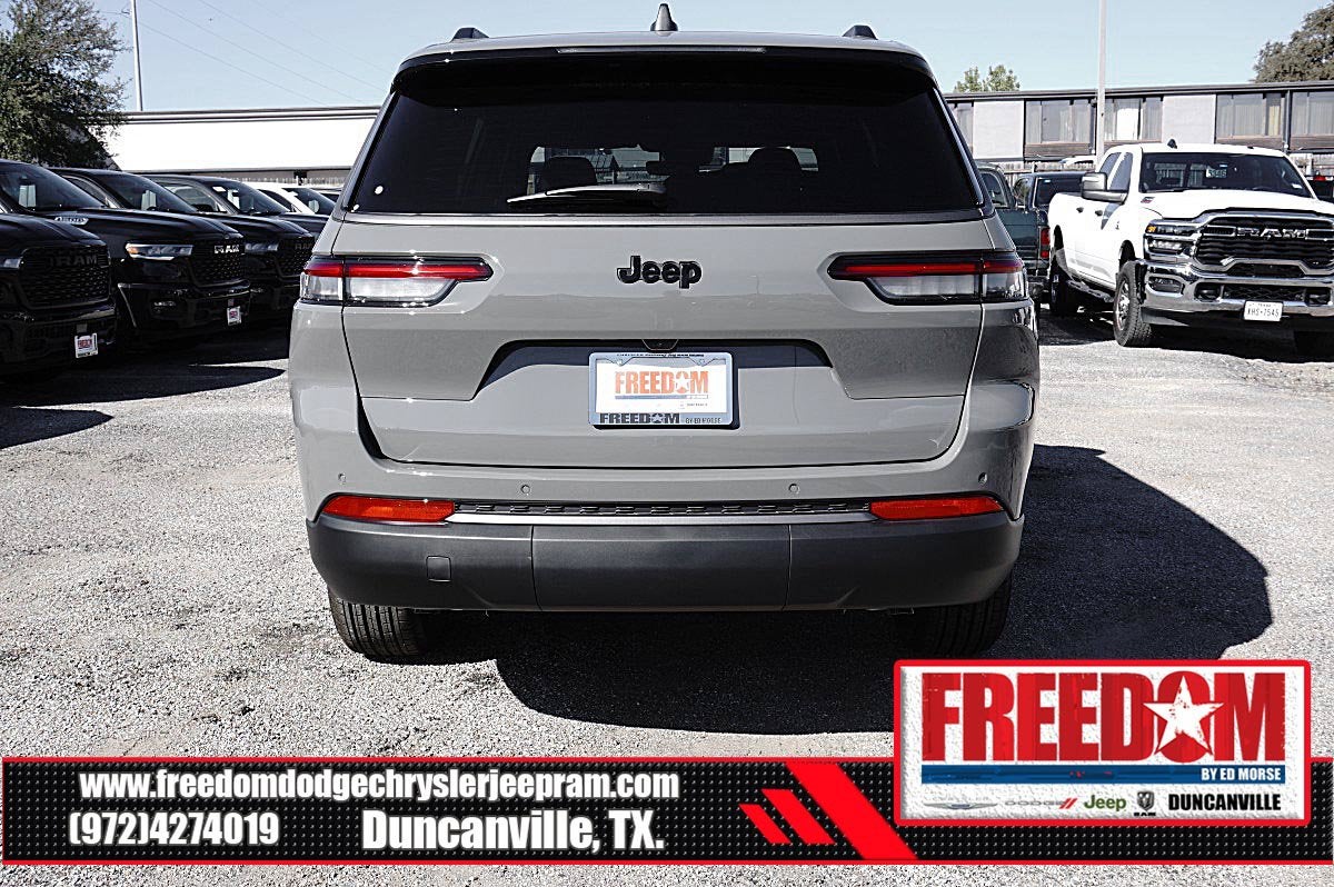 2027 Jeep Grand Cherokee L Laredo Altitude