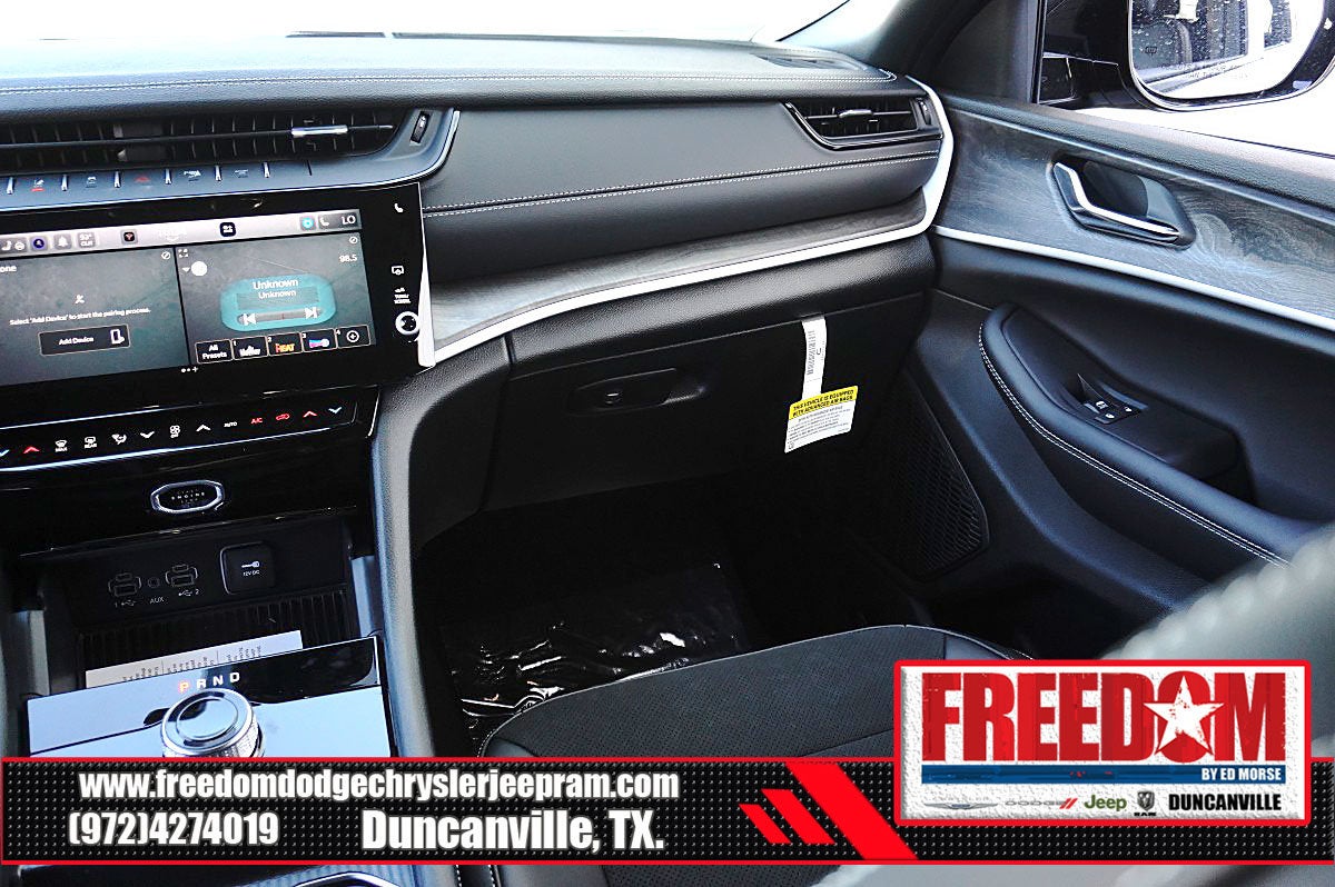 2027 Jeep Grand Cherokee L Laredo Altitude