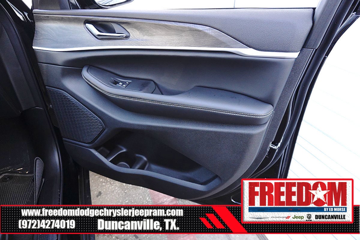 2027 Jeep Grand Cherokee L Laredo Altitude