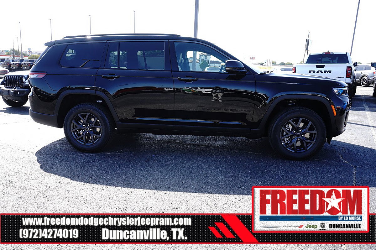 2027 Jeep Grand Cherokee L Laredo Altitude