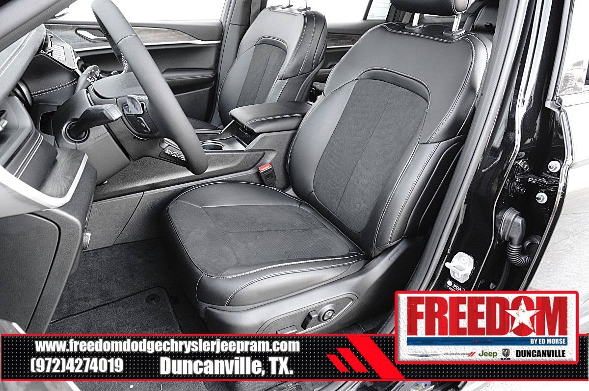 2027 Jeep Grand Cherokee L Laredo Altitude