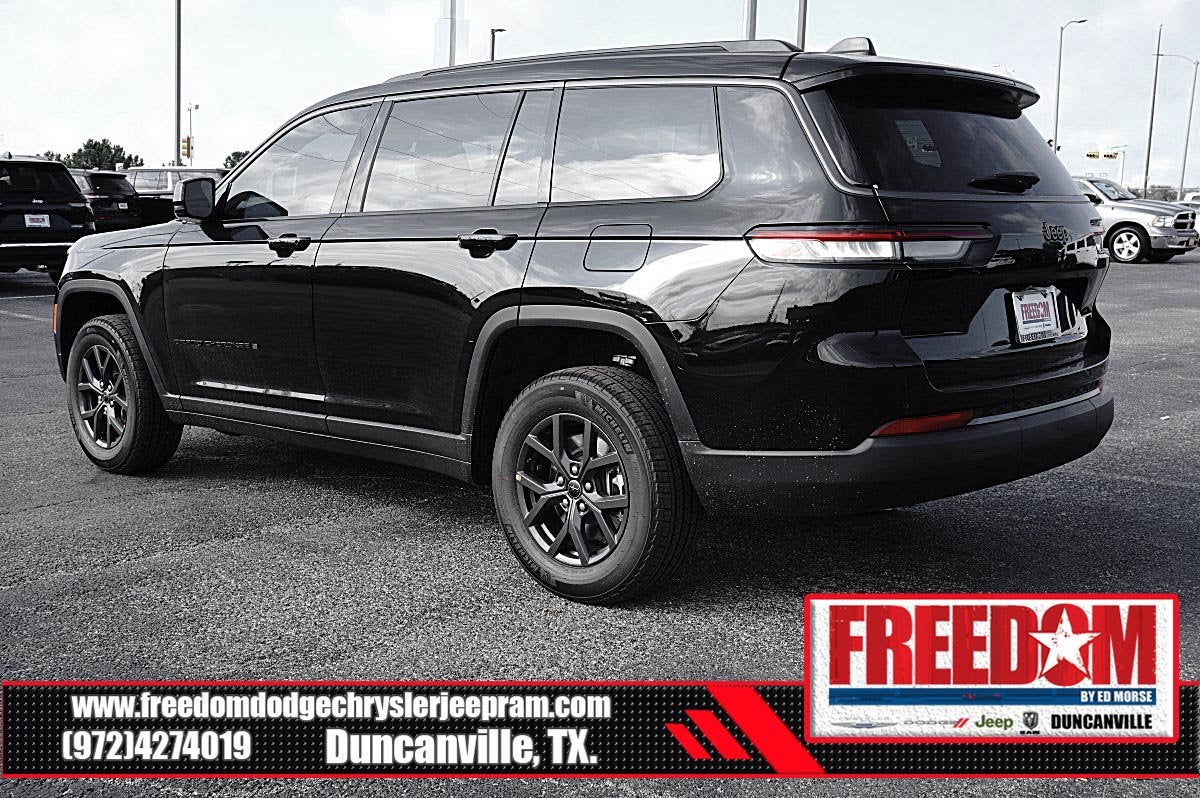2027 Jeep Grand Cherokee L Laredo Altitude