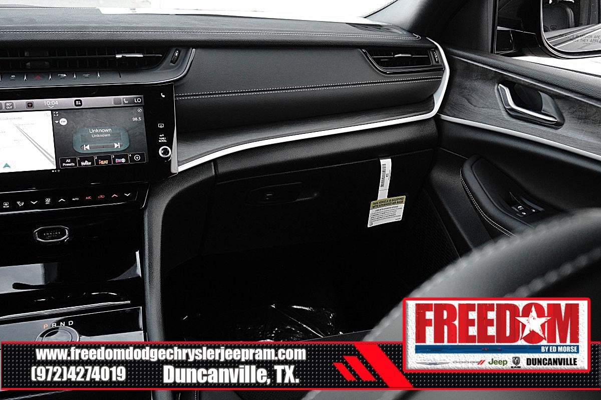 2027 Jeep Grand Cherokee L Laredo Altitude