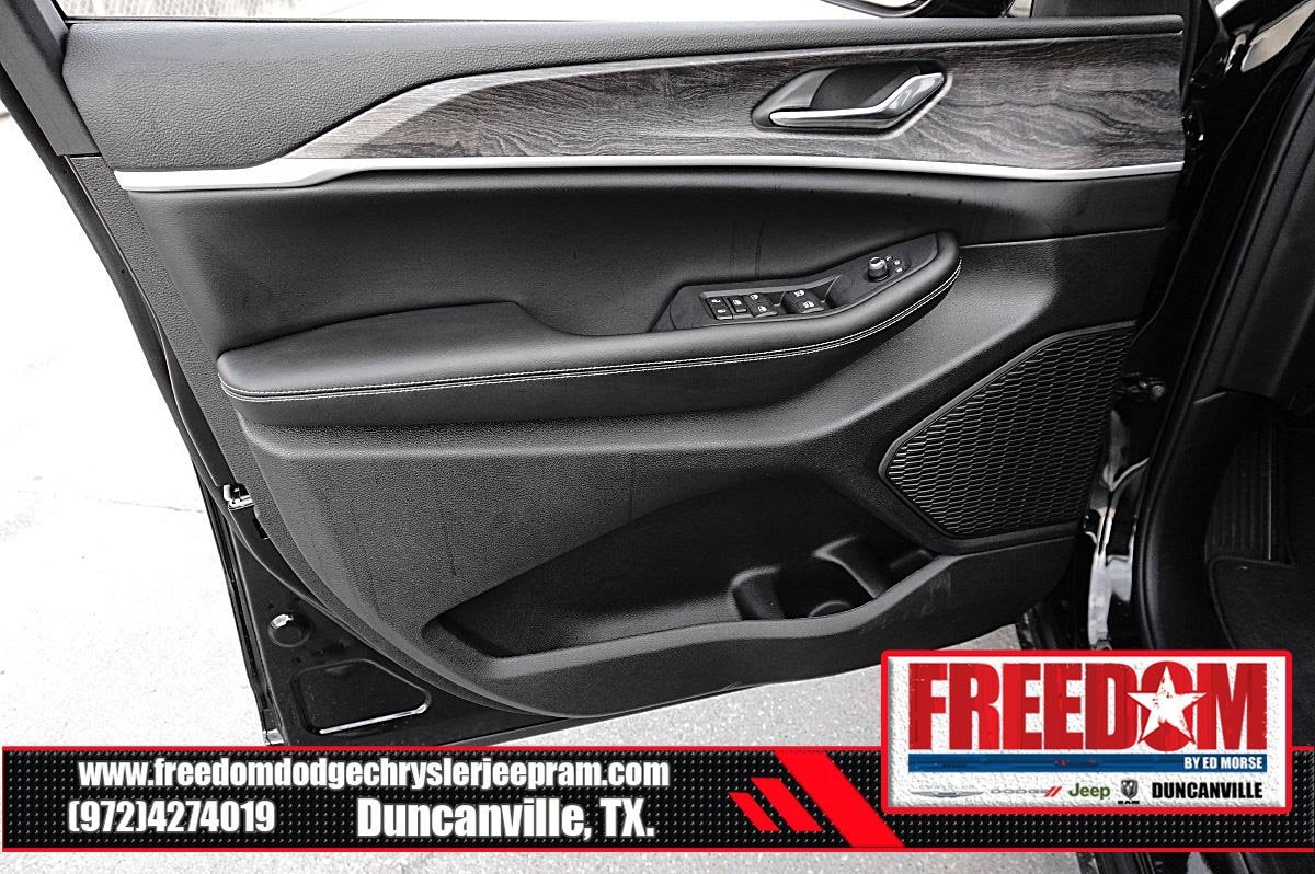 2027 Jeep Grand Cherokee L Laredo Altitude