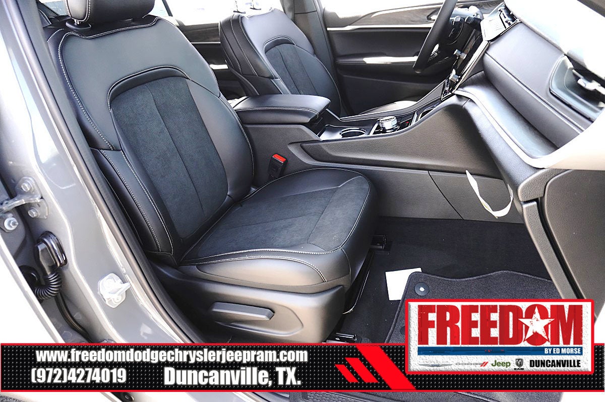 2027 Jeep Grand Cherokee L Laredo Altitude