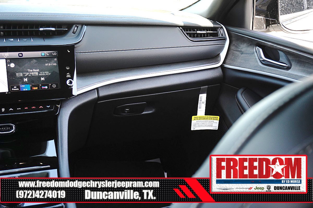 2027 Jeep Grand Cherokee L Laredo Altitude