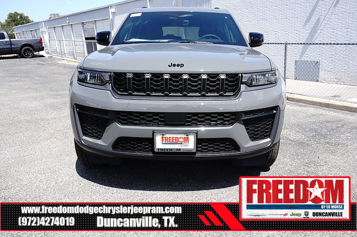 2027 Jeep Grand Cherokee L Laredo Altitude