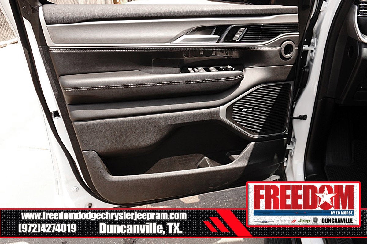 2026 Jeep Grand Wagoneer 4x2