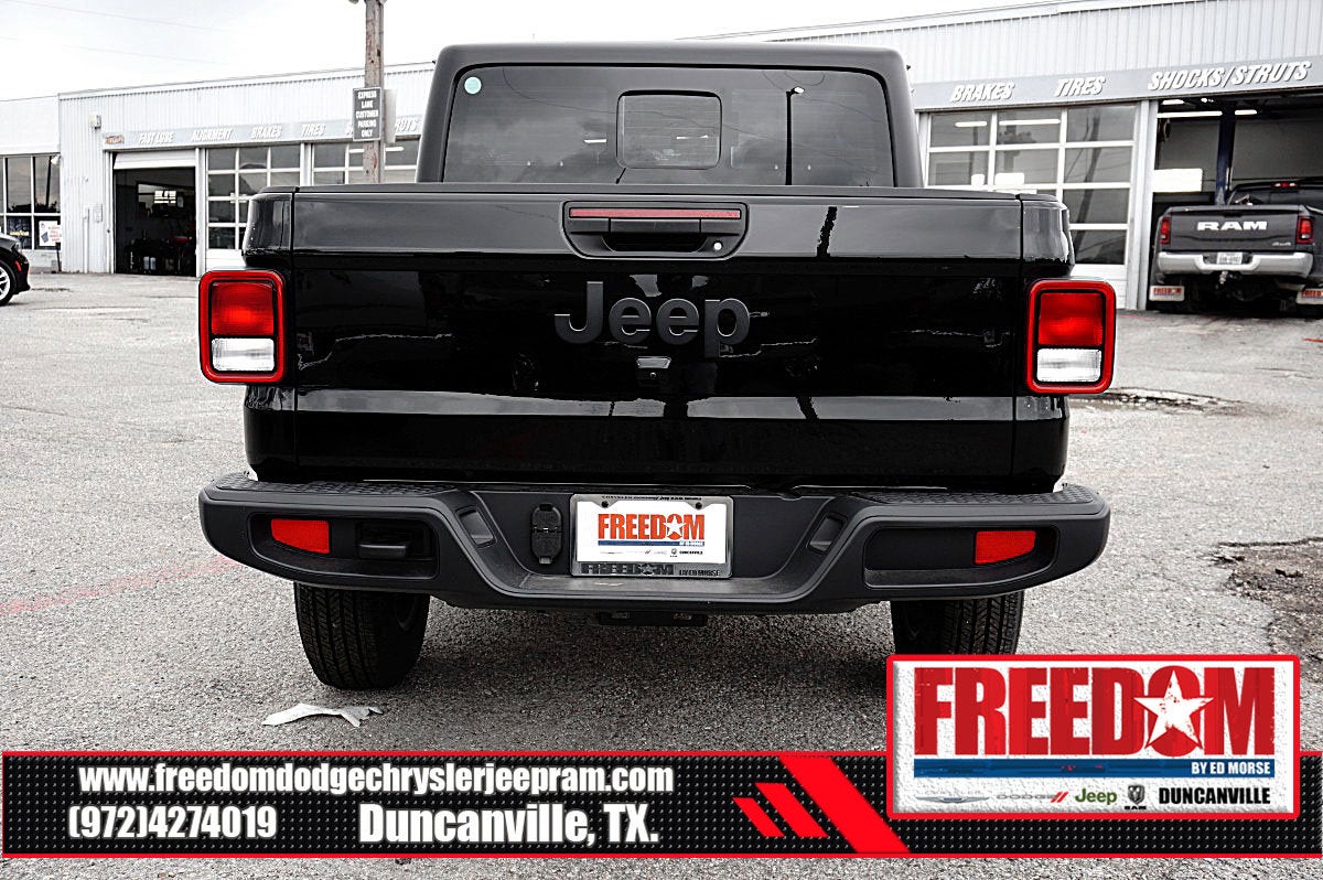 2026 Jeep Gladiator Sport