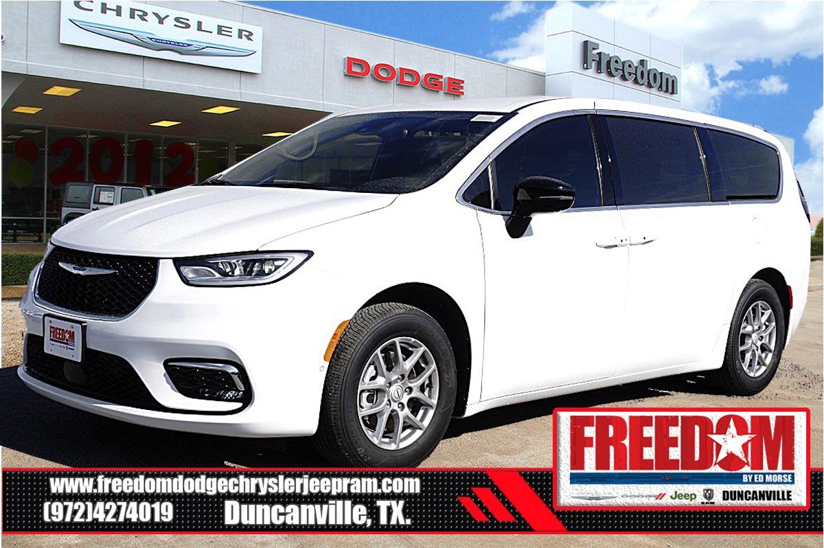 2026 Chrysler Pacifica Select