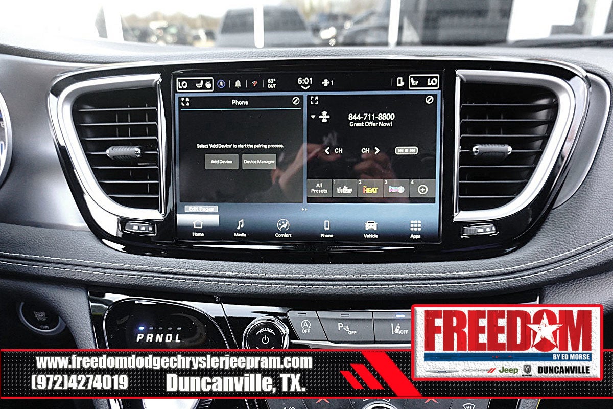 2026 Chrysler Pacifica Select