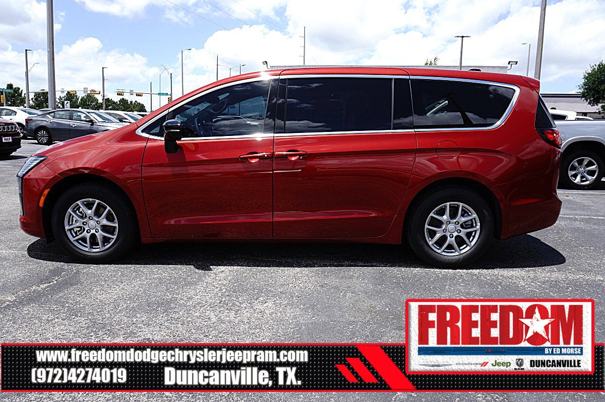 2027 Chrysler Pacifica Select