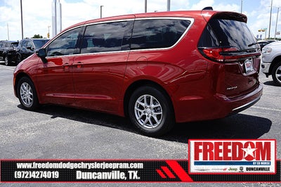 2027 Chrysler Pacifica Select