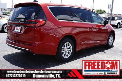 2027 Chrysler Pacifica Select