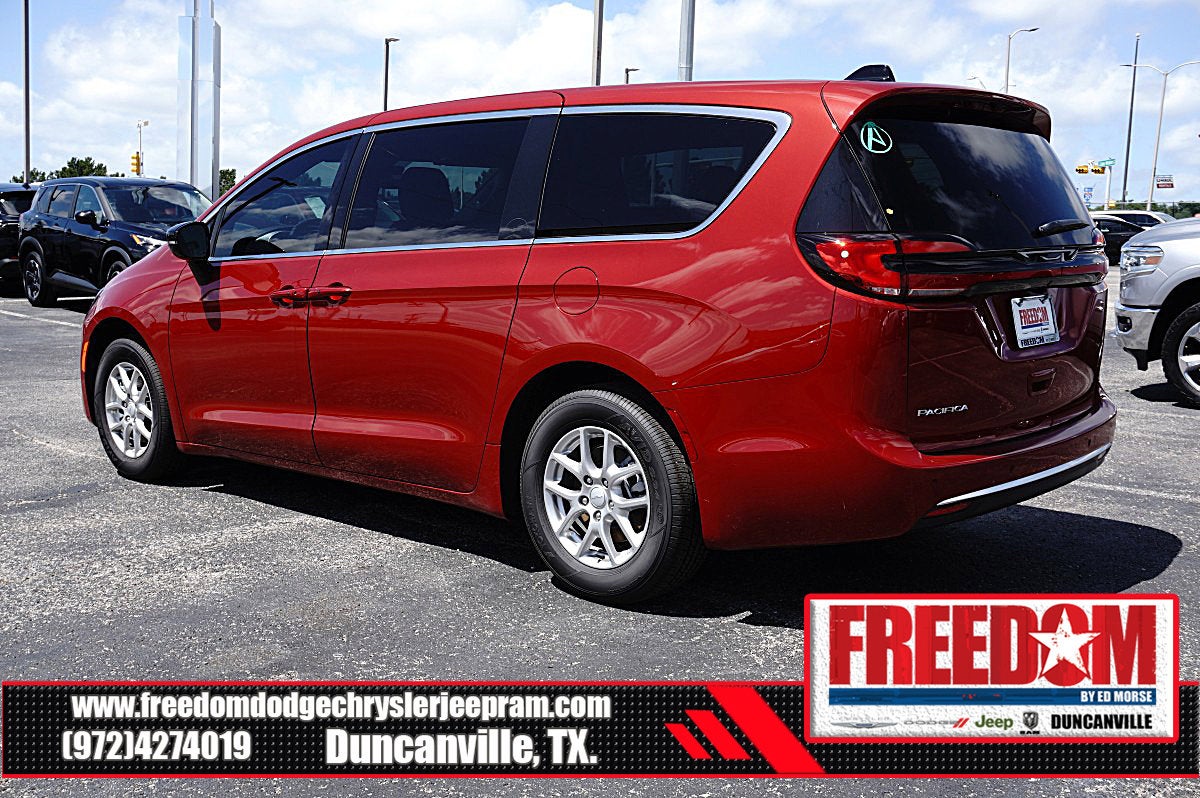2027 Chrysler Pacifica Select