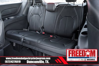 2025 Chrysler Voyager LX