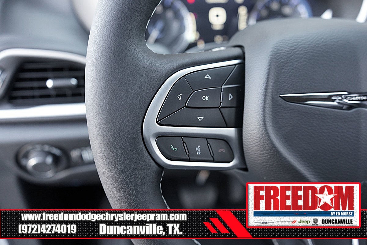 2025 Chrysler Voyager LX