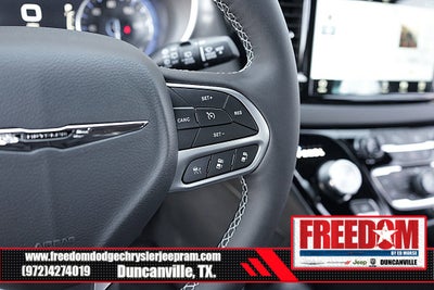 2025 Chrysler Voyager LX