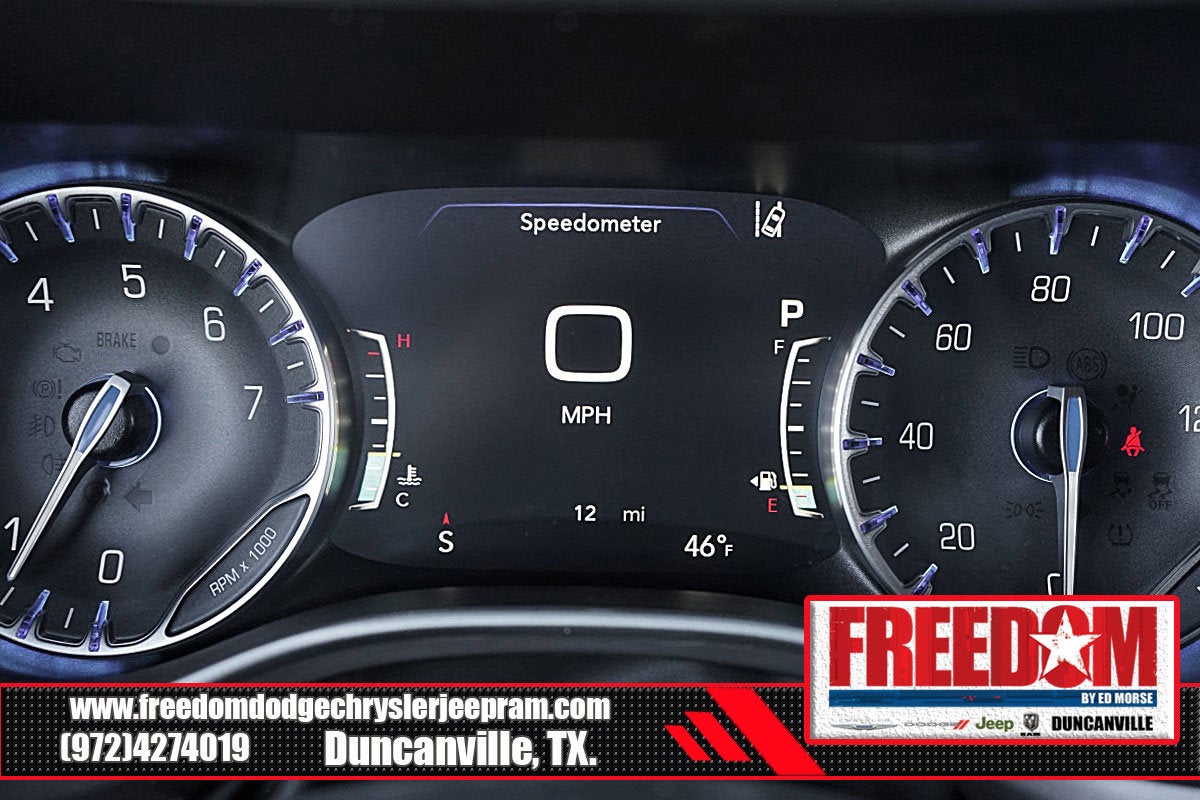 2025 Chrysler Voyager LX