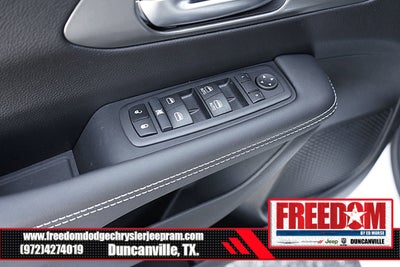 2025 Chrysler Voyager LX